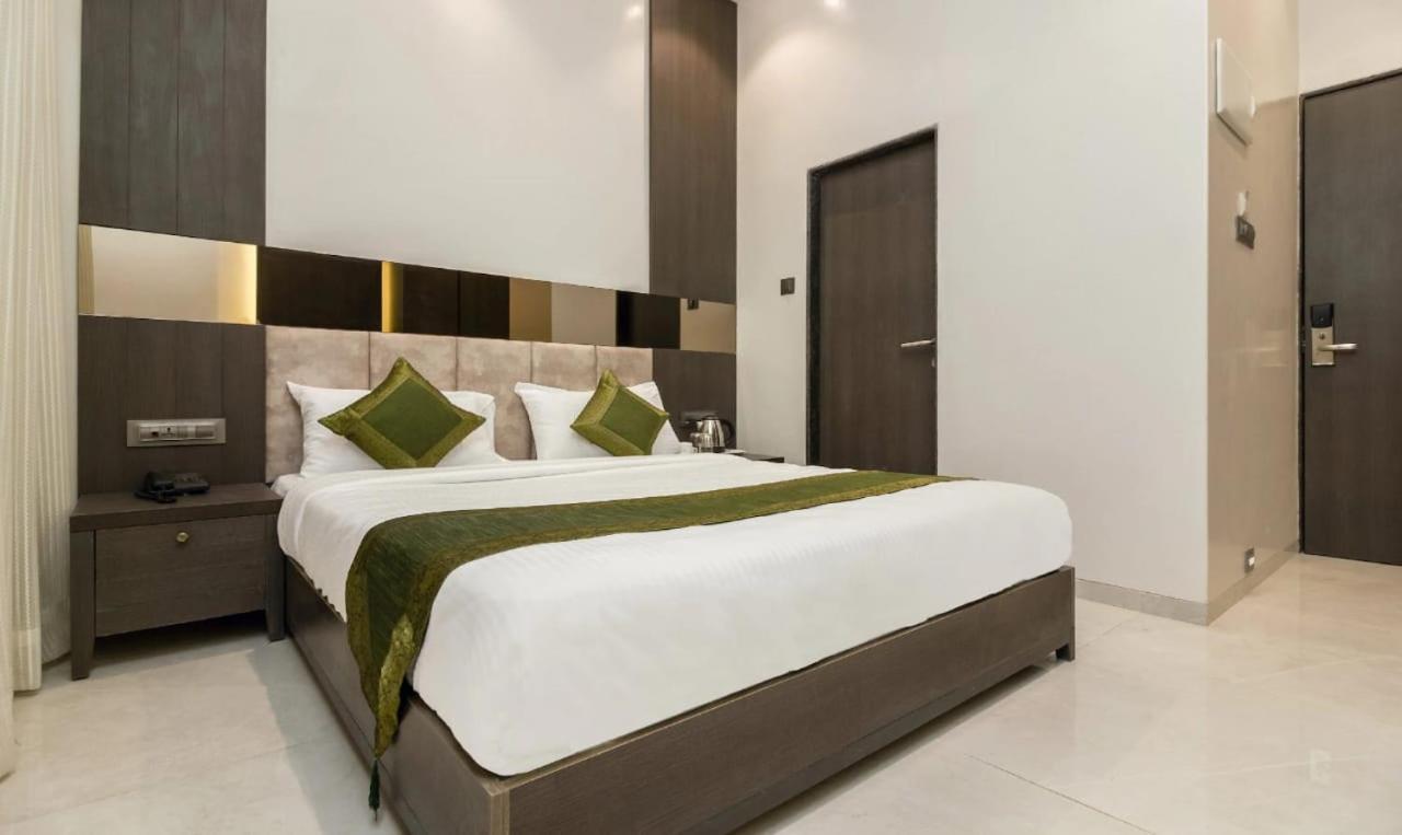 Hotel Oyster Suite Andheri West Bombay Esterno foto